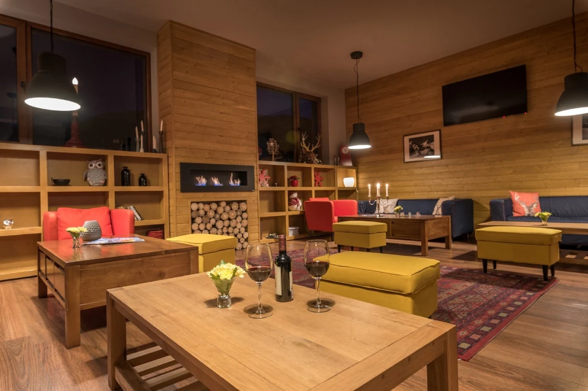 intérieur de l'hôtel white-lavina, la salle à manger